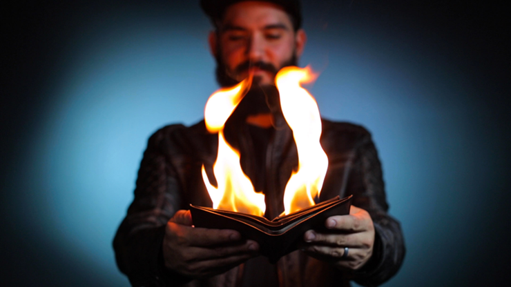 The Professional's Fire Wallet (Gimmick and Online Instructions) | Murphy's Magic Supplies Inc.