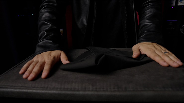 HAUNTED HANDKERCHIEF (Gimmicks and Instructions) | Apprentice Magic