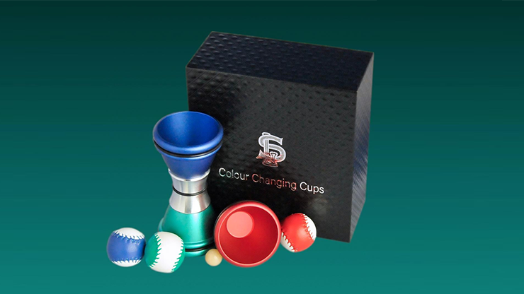 Colour Changing Cups | Leo Smetsers