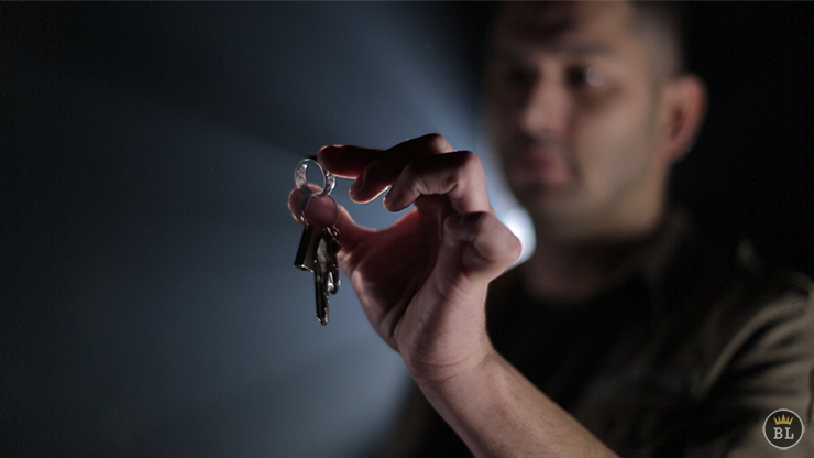 Hidden Hand (DVD and Gimmick) | Sean Fields