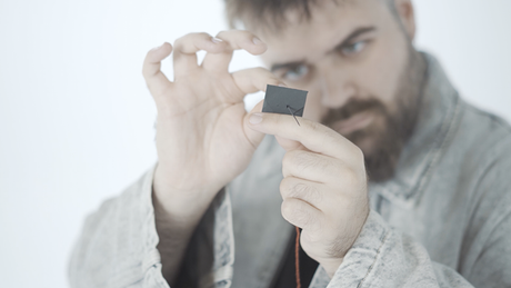 Paradox Button | Julio Montoro and Ultrabello