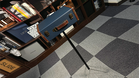 The Cane Table (Case) | Junjie Li, Bond Lee & MS Magic