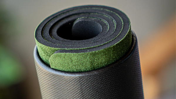 The DMC Luxury Close-Up Pad