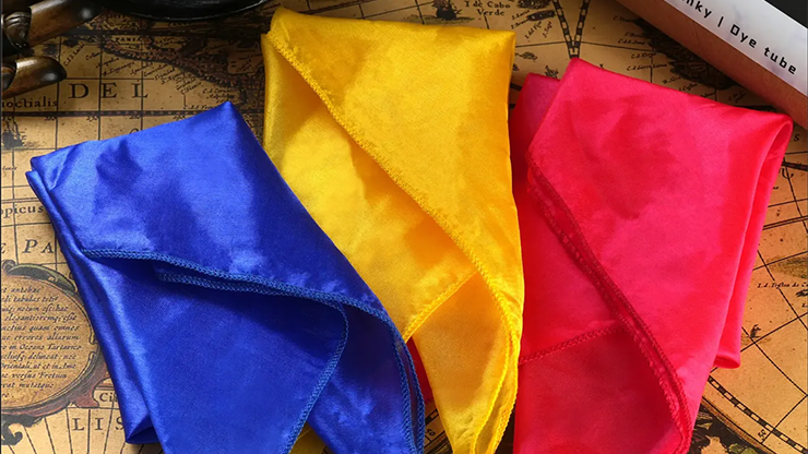 Chameleon Hanky | Hyunsoo Kim and Ethan Yip