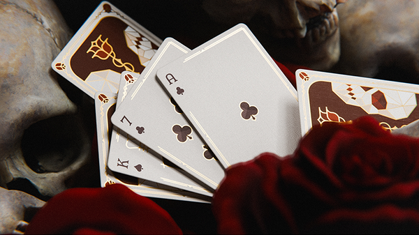 Skulls & Roses Playing Cards (Gilded Edition)