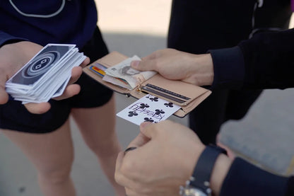 Modern Card to Wallet Insta | Quiver