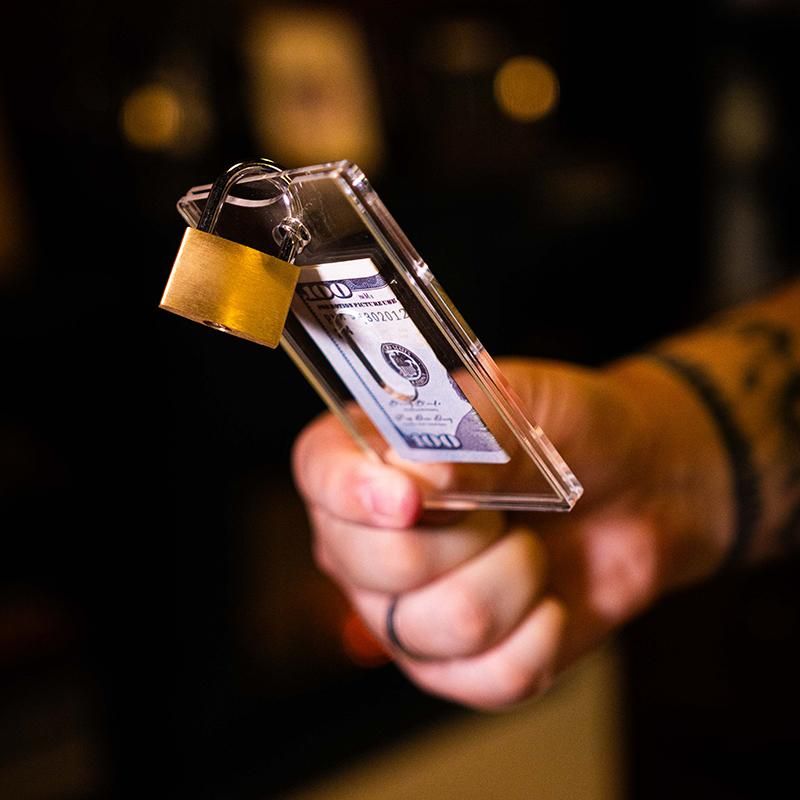 The Lucky Key (Close-Up) 
