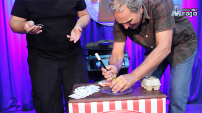 THE CARD INTO THE EGG | Alan Alfredo Marchese & Aprendemagia