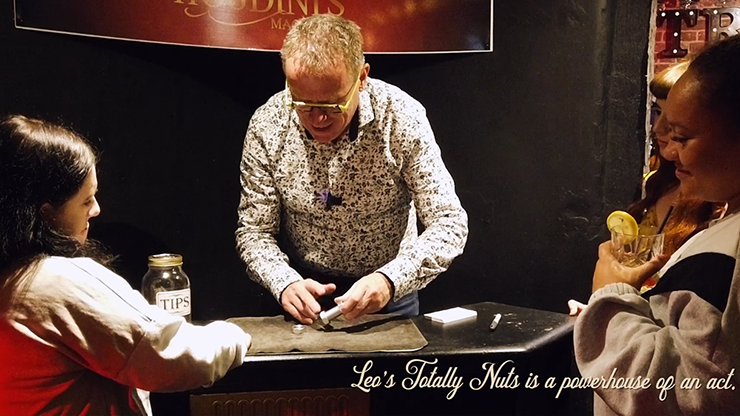 Leo's Totally Nuts | Leo Smetsers 