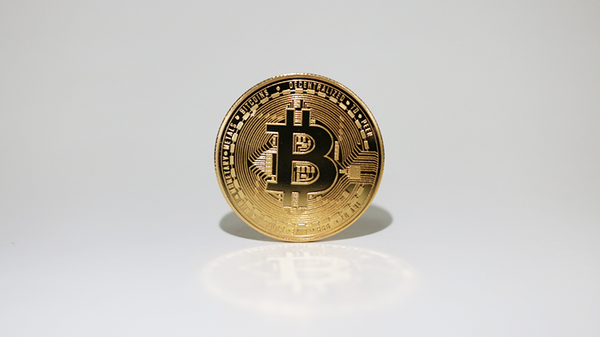 Bit Coin Gaff: Bite Coin (Gold) by SansMinds Creative Lab - Trick